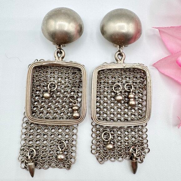 Vintage Mid Century Industrial Mesh Clip Earrings Bold Artistic Sculptural Edgy - Picture 4 of 11